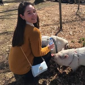 Meet your Posher, Charissa